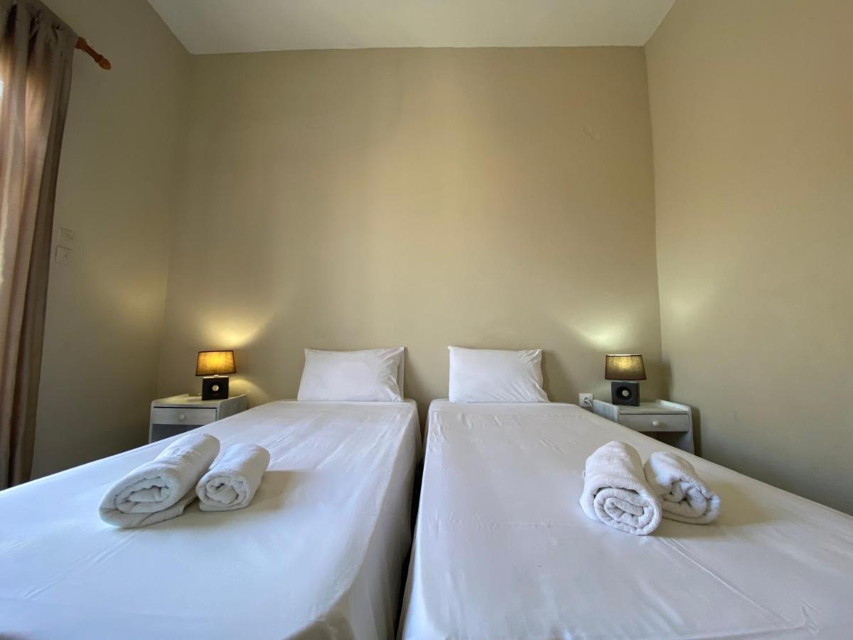 Pansion Roulis Hotell Moraitika Exteriör bild